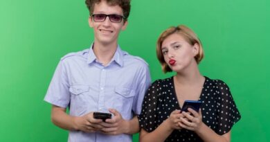 Як підкотити до хлопця у переписці, щоб він зацікавився?